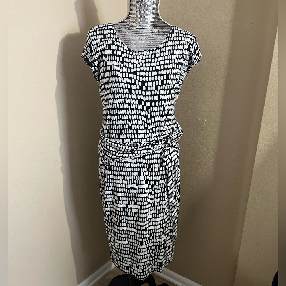 🔥 Hugo Boss Boss Black & White Geometric Dress – Size Large 🔥
